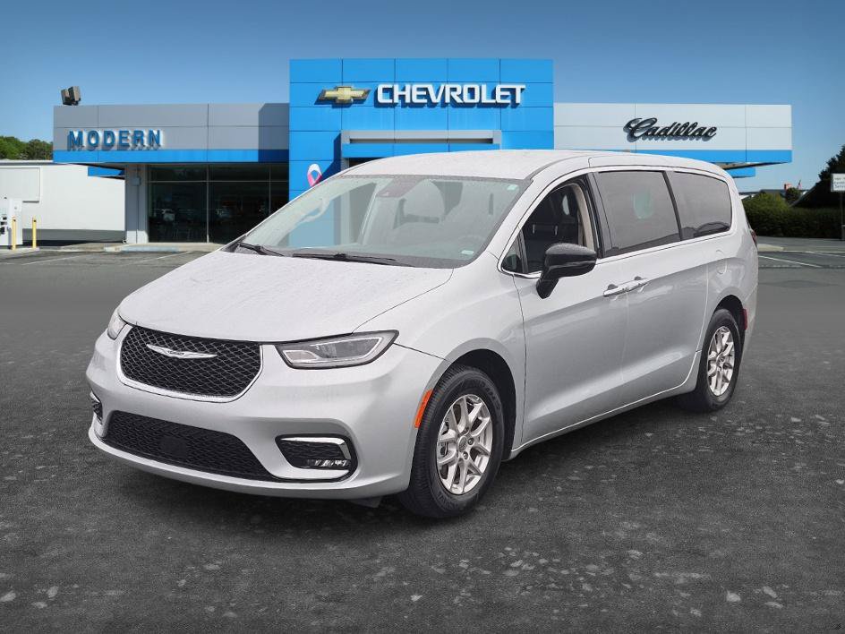 Used 2024 Chrysler Pacifica Touring-L FWD image 1