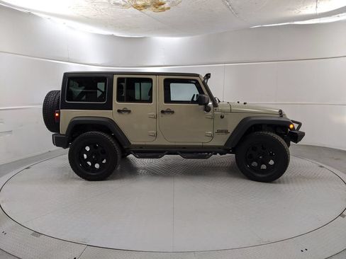 Used 2018 Jeep Wrangler Unlimited Sport S AWD/4WD image 2