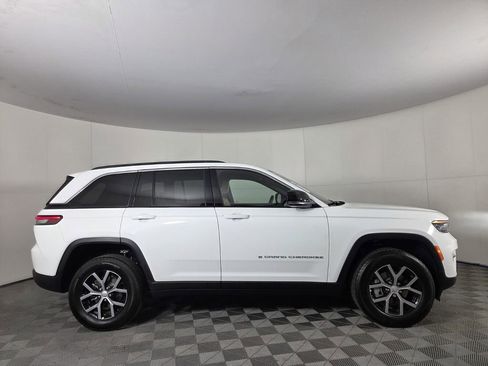 New 2025 Jeep Grand Cherokee Limited image 2