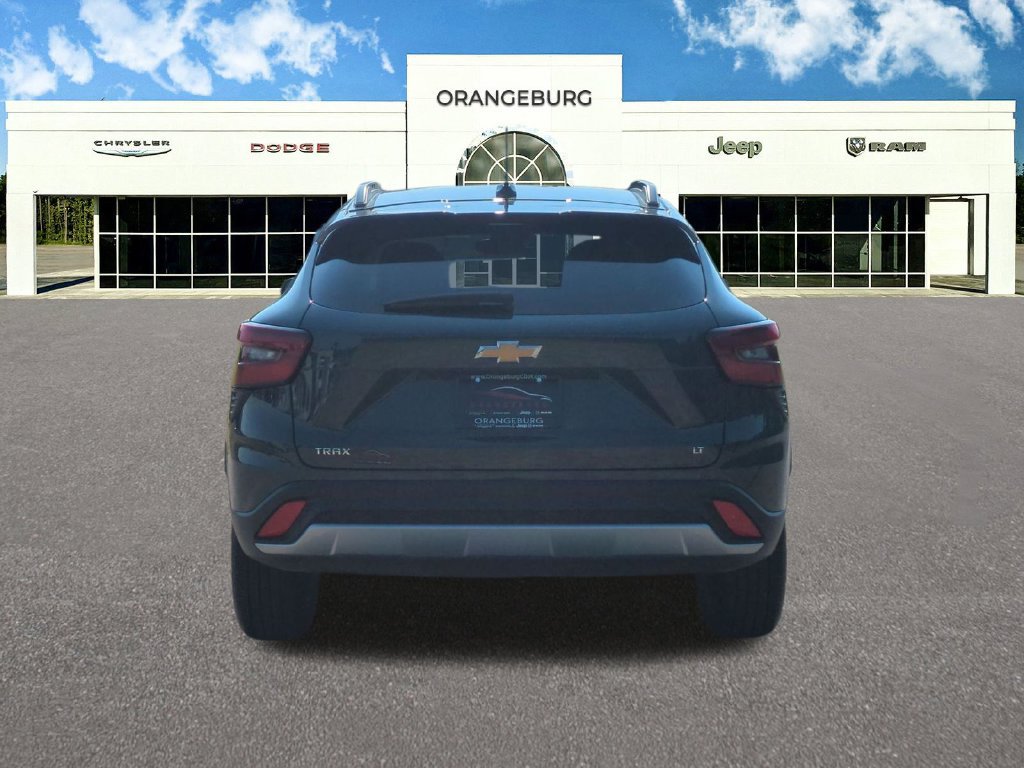 Used 2026 Chevrolet Trax LT FWD image 7