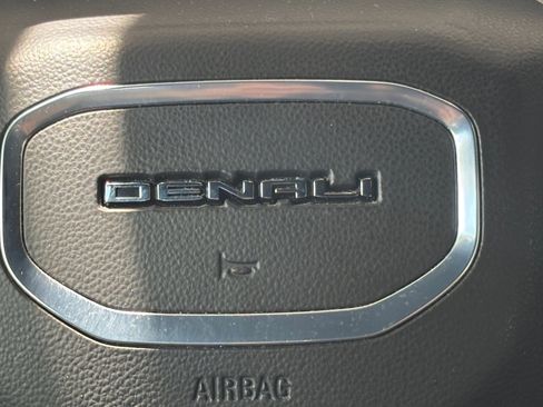 Used 2024 GMC Sierra 2500 Denali w/ Denali Reserve Package AWD/4WD image 12