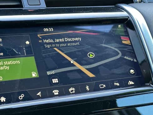 Used 2020 Land Rover Discovery Sport S image 19