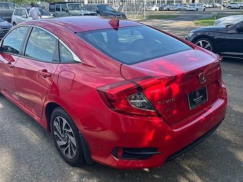 Used 2018 Honda Civic EX image 4
