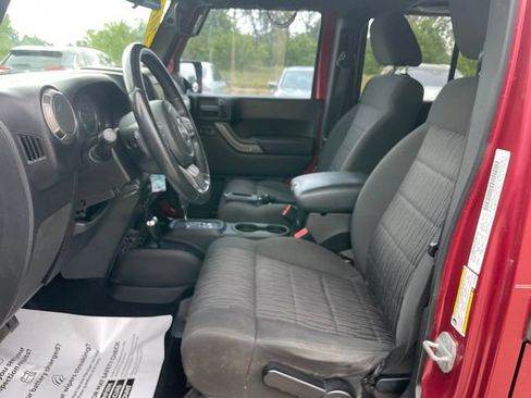 Used 2012 Jeep Wrangler Unlimited Sport AWD/4WD image 33