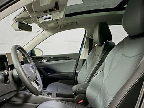 New 2026 Volkswagen Tiguan SE AWD/4WD image 13