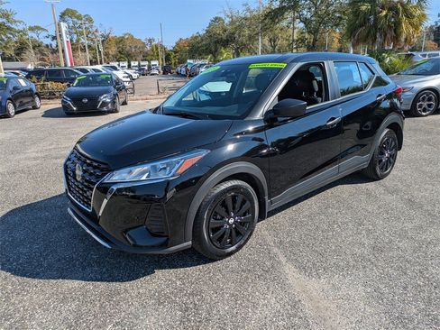 Used 2023 Nissan Kicks S image 7