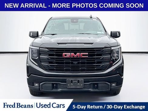 Used 2022 GMC Sierra 1500 Elevation w/ Elevation Premium Package image 2