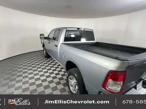 Used 2024 RAM 2500 Tradesman w/ Chrome Appearance Group image 8