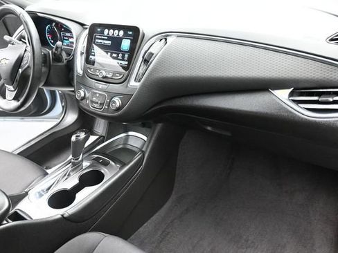 Used 2017 Chevrolet Malibu LT FWD image 22