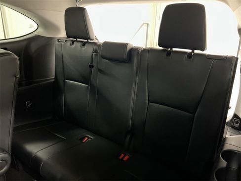 Used 2024 Toyota Highlander XLE image 29