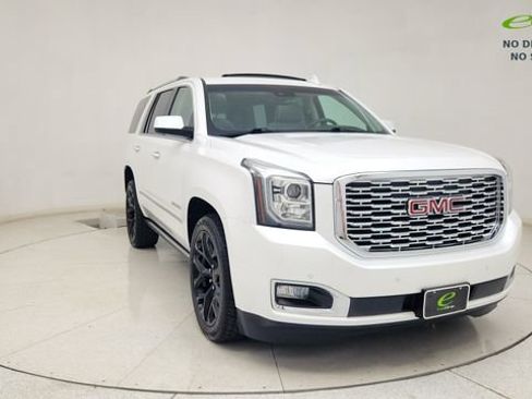 Used 2019 GMC Yukon Denali w/ Denali Ultimate Package AWD/4WD image 3