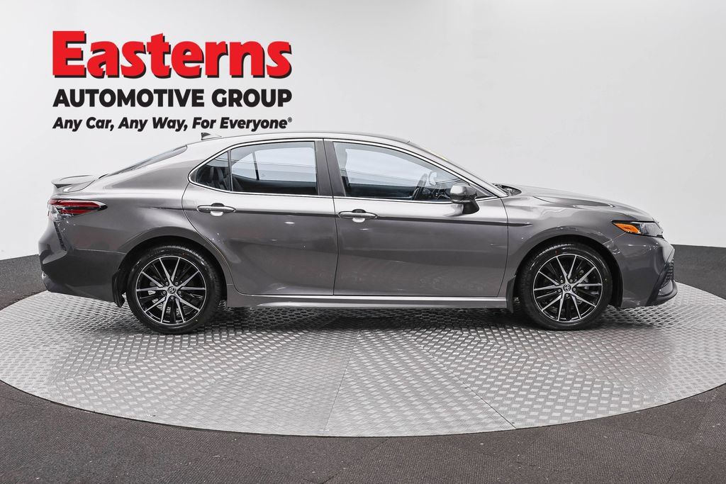 Used 2024 Toyota Camry SE FWD image 6