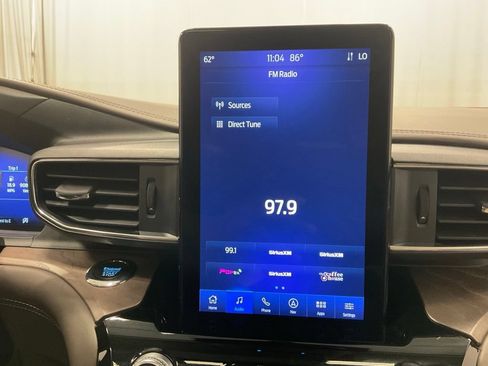 Used 2023 Ford Explorer Platinum w/ Technology Package AWD/4WD image 24