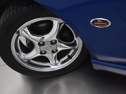 Used 1999 MAZDA MX-5 Miata 10th Anniversary Edition RWD image 38
