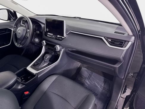 Used 2025 Toyota RAV4 LE image 28