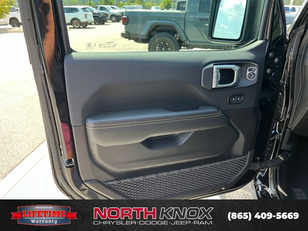 New 2027 Jeep Wrangler Unlimited Sahara AWD/4WD image 5
