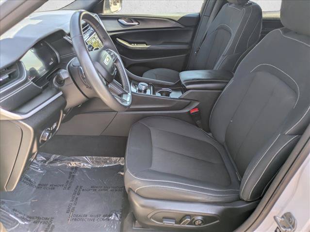 Used 2024 Jeep Grand Cherokee L Laredo AWD/4WD image 15