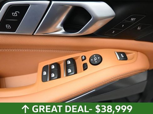 Used 2022 BMW X5 M50i image 23