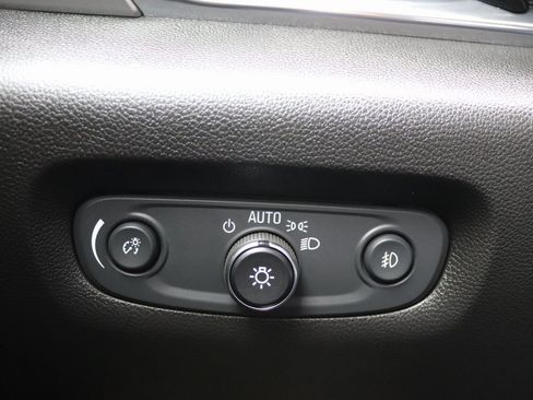 Used 2020 Chevrolet Traverse RS image 37