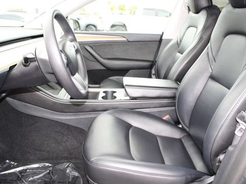 Used 2023 Tesla Model Y Long Range AWD/4WD image 30