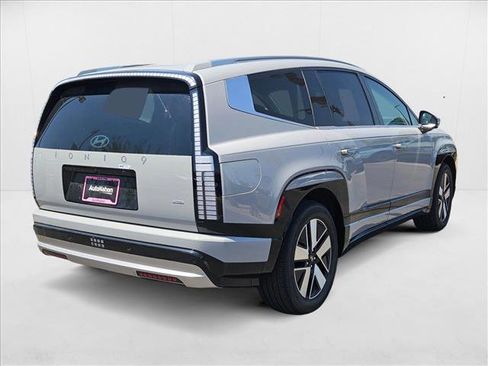 New 2026 Hyundai Ioniq 9 SEL image 2