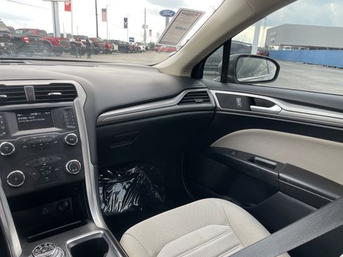 Used 2020 Ford Fusion S image 29