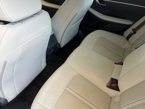 Used 2023 Hyundai Sonata SE FWD image 11