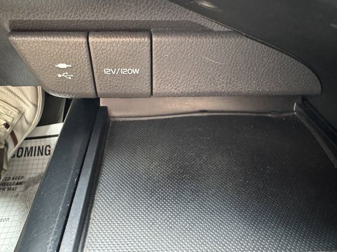 Used 2018 Toyota Camry LE w/ Protection Package (Q2) FWD image 19