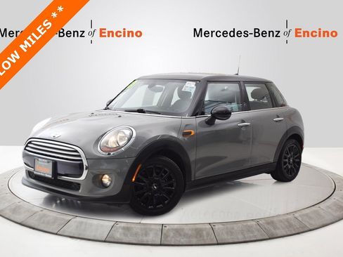 Used 2015 MINI Cooper 4-Door Hardtop image 1