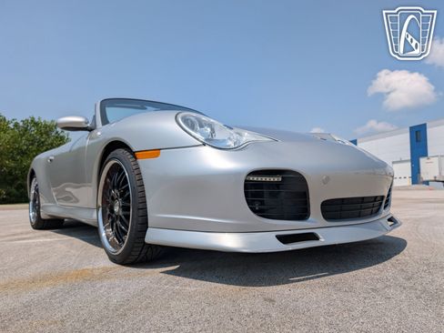 Used 2004 Porsche 911 Carrera 4S image 22