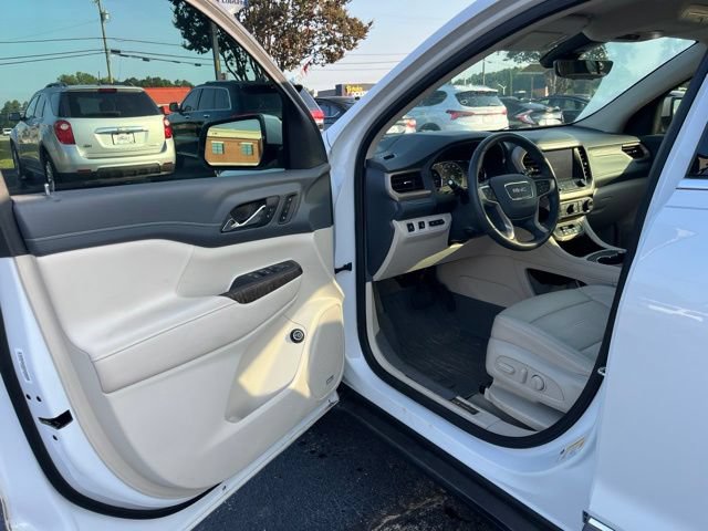 Used 2023 GMC Acadia Denali w/ Denali Ultimate Package FWD image 4