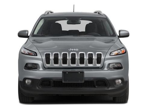 Used 2018 Jeep Cherokee Latitude Plus w/ Comfort/Convenience Group FWD image 7
