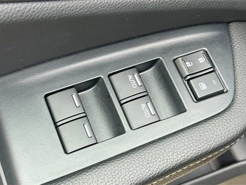 Used 2023 Honda Passport EX-L image 12