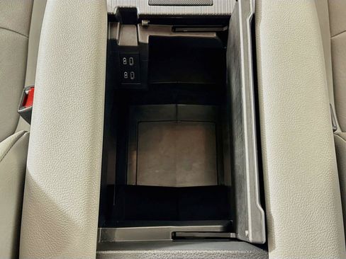Certified 2026 Toyota Sienna XLE FWD image 34