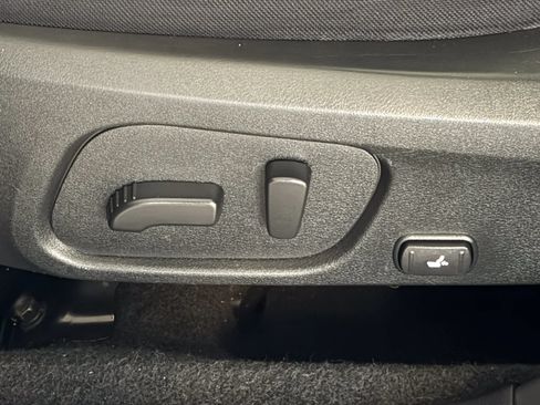 Used 2017 Subaru Forester 2.5i Premium w/ All-Weather Package AWD/4WD image 18