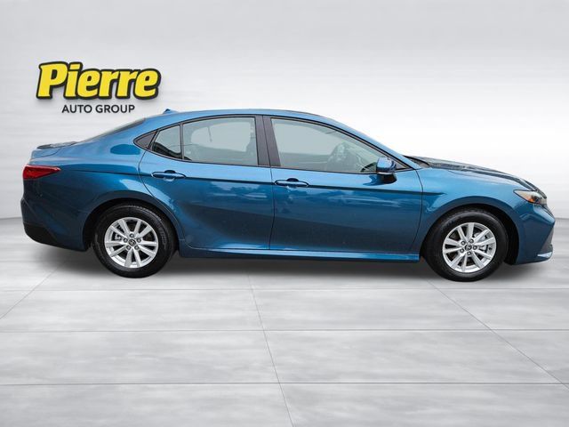 Used 2025 Toyota Camry LE FWD image 6
