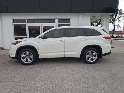 Used 2019 Toyota Highlander Limited image 4