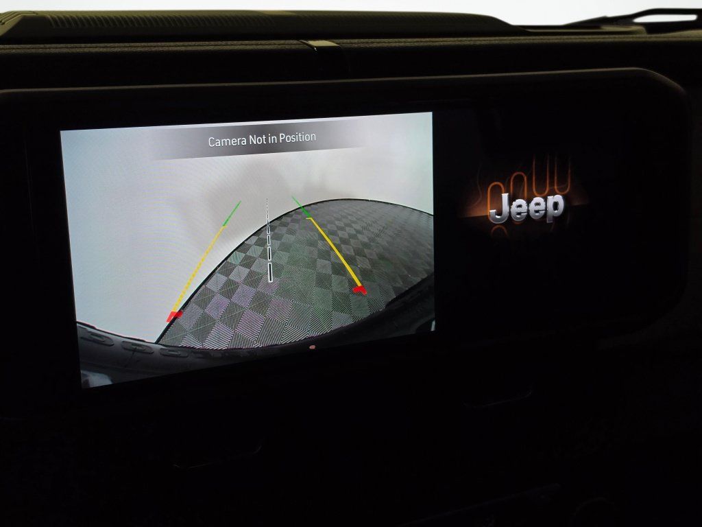 Used 2024 Jeep Wrangler Unlimited AWD/4WD image 21