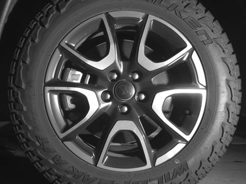 Used 2025 Jeep Compass Trailhawk AWD/4WD image 12