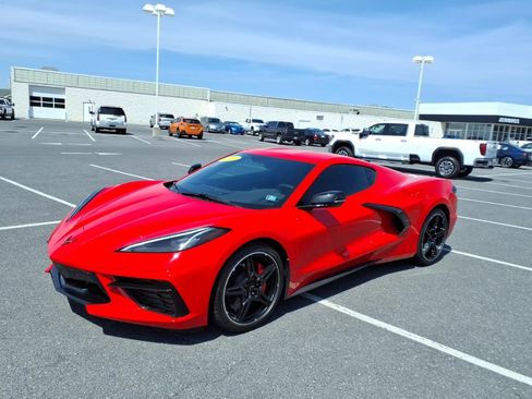 Used 2020 Chevrolet Corvette Stingray Coupe w/ Engine Appearance Package RWD image 1