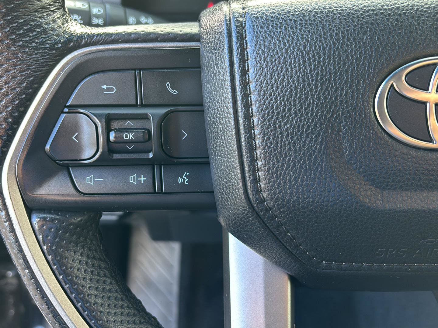 Used 2024 Toyota Tacoma SR5 AWD/4WD image 29