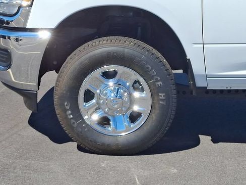 Used 2024 RAM 2500 Tradesman w/ Chrome Appearance Group AWD/4WD image 8
