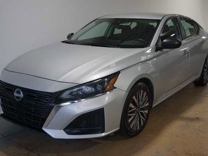 Used 2024 Nissan Altima 2.5 SV