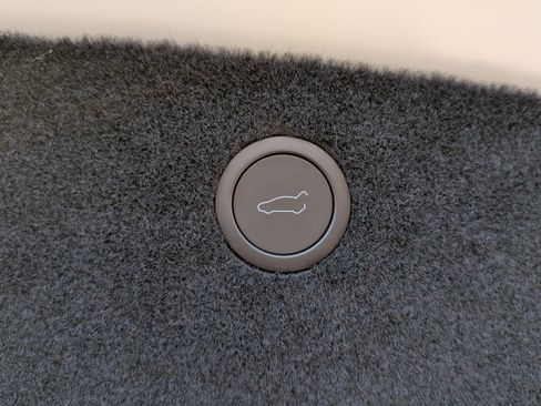 Used 2023 Tesla Model X Plaid image 40