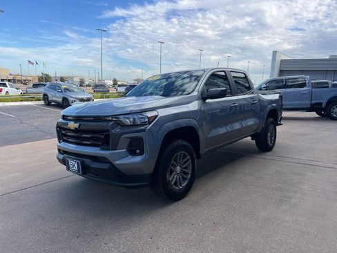 Used 2023 Chevrolet Colorado LT w/ LT Convenience Package II image 5