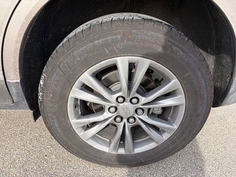 Certified 2023 Cadillac XT5 Premium Luxury image 5