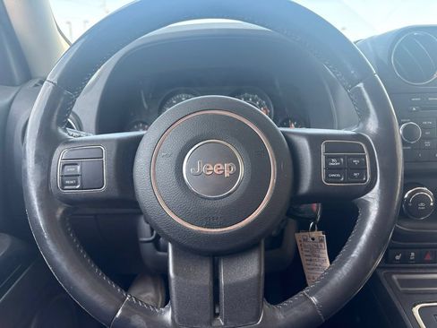 Used 2014 Jeep Patriot Latitude AWD/4WD image 13
