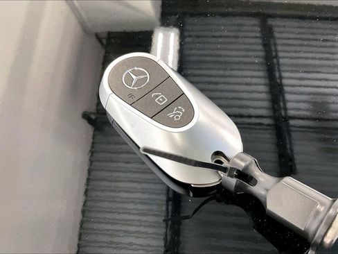 Used 2026 Mercedes-Benz C 300 Sedan image 13