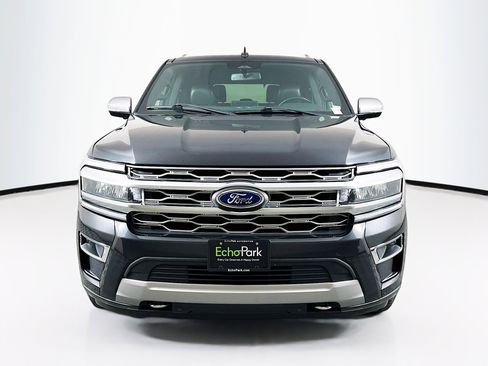 Used 2022 Ford Expedition Platinum image 2