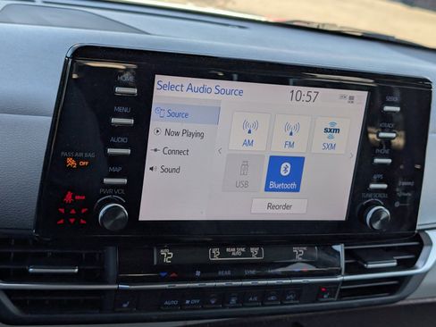 Used 2023 Toyota Sienna XLE image 10